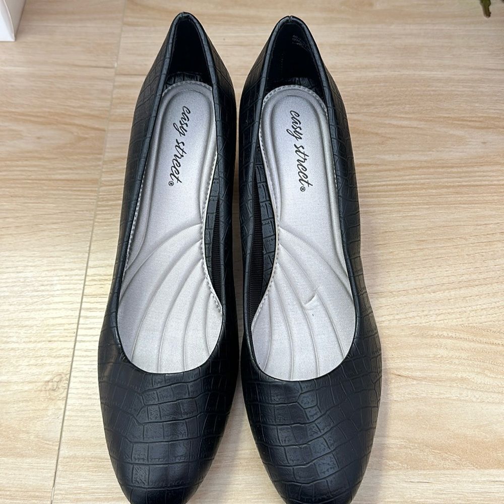 EASY STREET PUMPS *NEW*